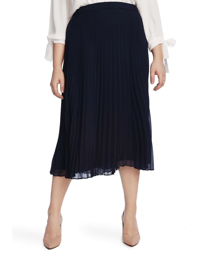 Front of a model wearing a size 14 Jordyn Pleated Midi Skirt in 068-CAVIAR by CeCe. | dia_product_style_image_id:263551